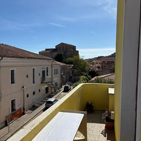 Casa Balilla * Ла-Маддалена